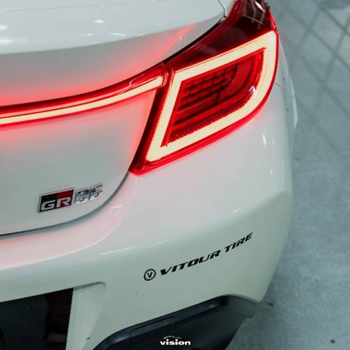 May be an image of car and text that says "GROS TIRE TIRE VITOUR รอบซ vision"